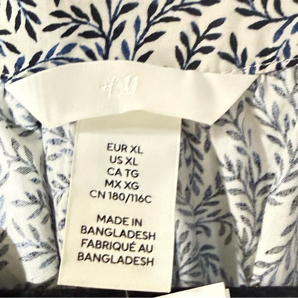 H&M Women’s Blue White Leaf Print Blouse XL NWT - Picture 3 of 5